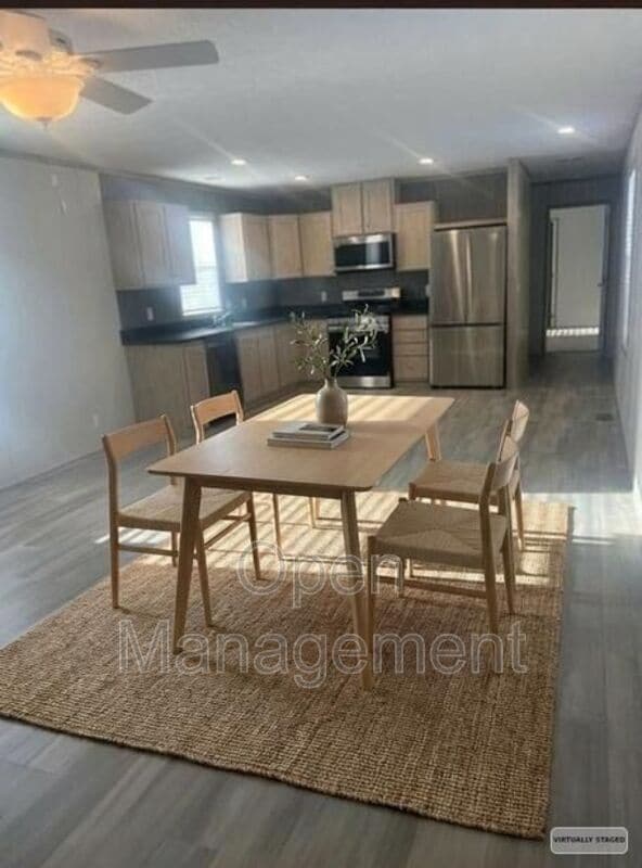 Building Photo - 825 1st Ave E