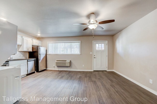 Foto del edificio - 2628 E 8th St