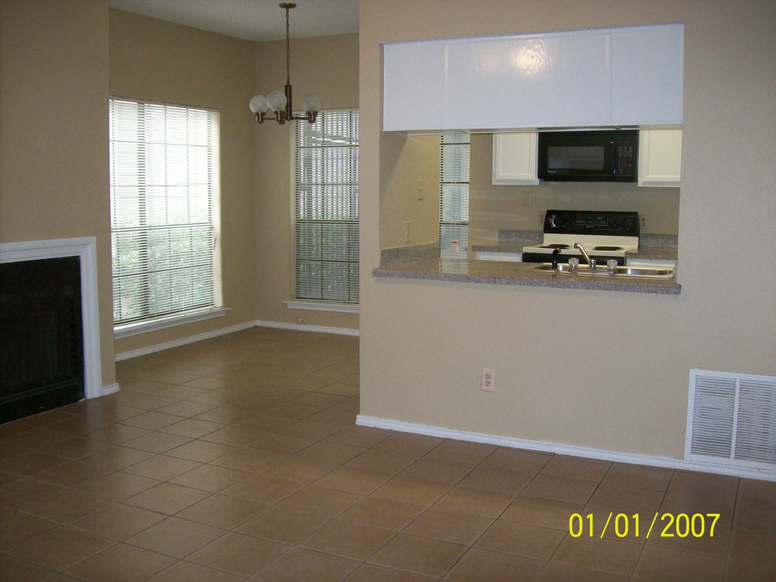Primary Photo - 9747 Whitehurst Dr