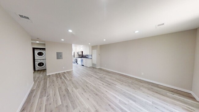 Foto del edificio - 4BD/2BA, Close to Campus!!