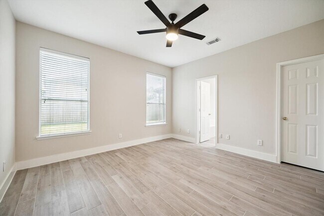 Foto del edificio - 22035 Holly Branch Dr