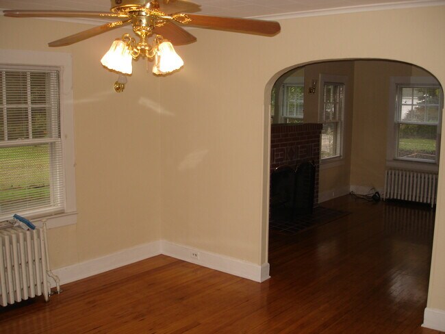 Comedor - 197 Barton Ave