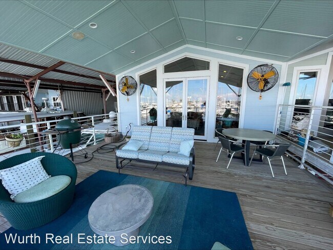 Foto del edificio - 2 br, 2.5 bath House - 147 North Roadway St.