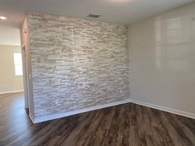 Building Photo - 3 br, 2.5 bath House - 11832 PULITZER PLACE