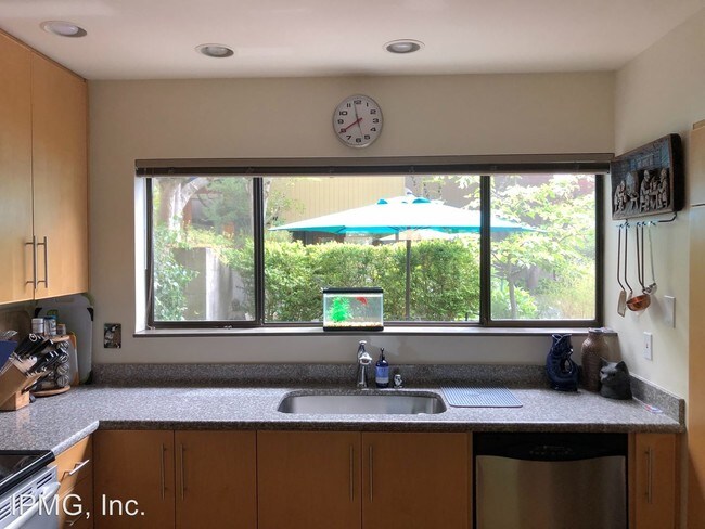 Foto del edificio - 2 br, 1.5 bath House - 980 Lincoln Street
