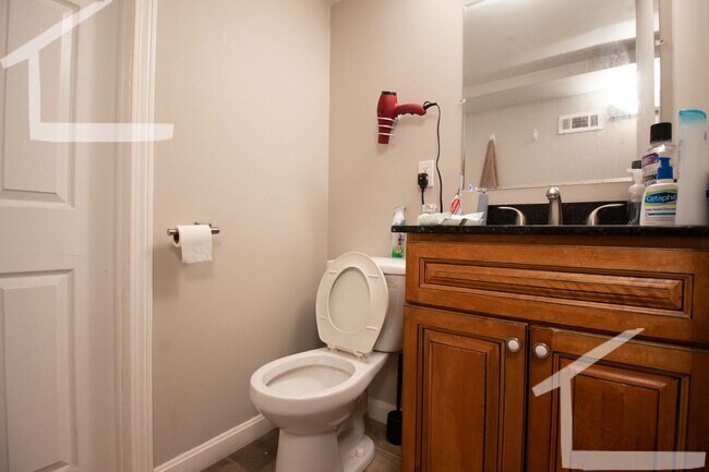 Foto del edificio - Great 1 bedroom available 12/1/25