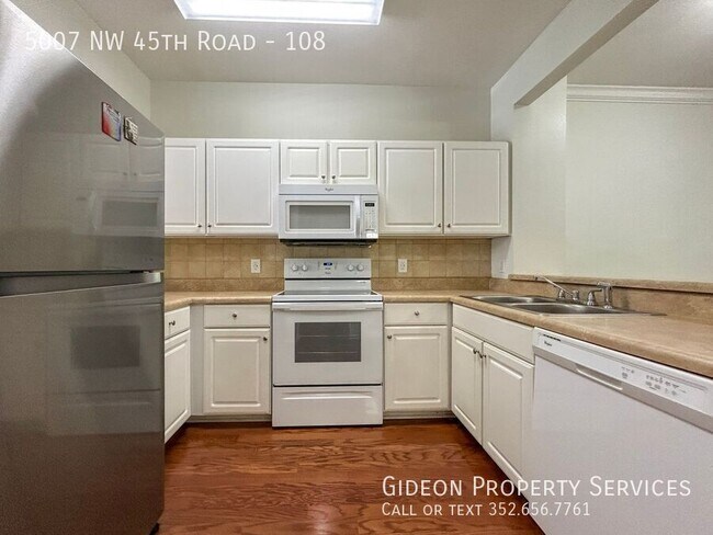 Foto del edificio - 5007 NW 45th Rd