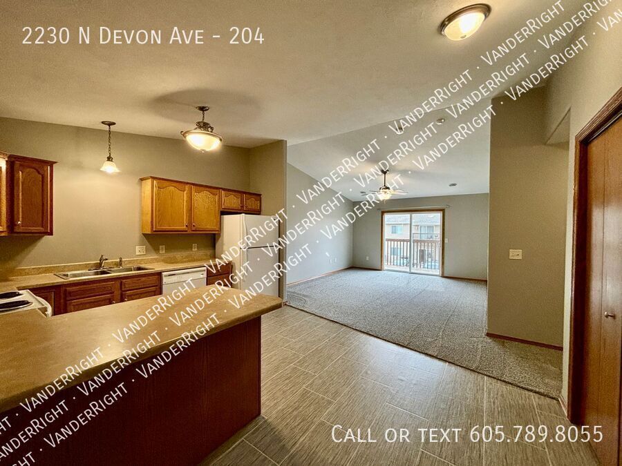 Primary Photo - 2 Bedroom 1.5 Bathroom Apartment in Tea!