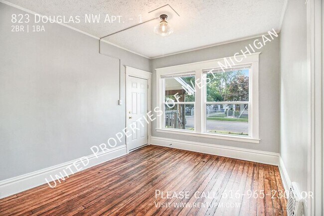 Building Photo - Available Now | 2 Bed 1 Bath Apartment in ...