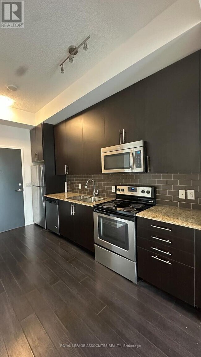 Building Photo - 85 Duke St W