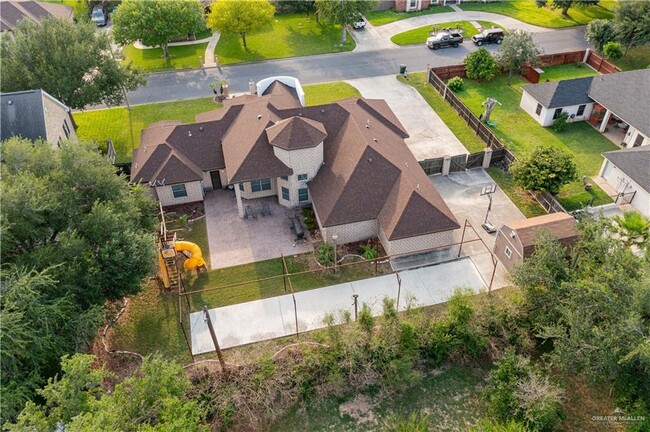 Foto del edificio - 2314 Woodland Dr