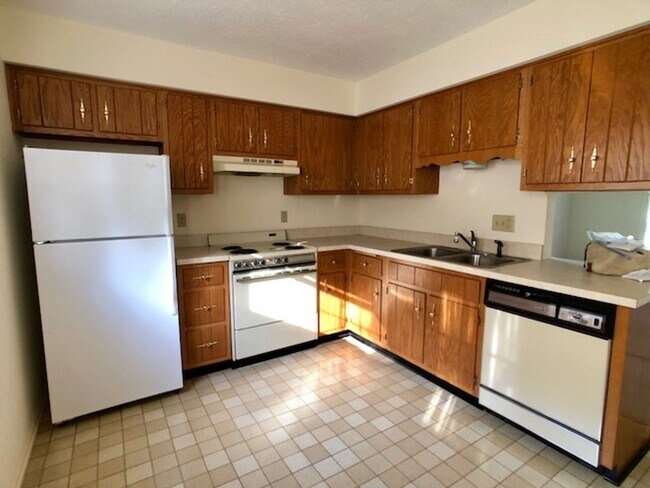 Foto del edificio - EXCEPTIONAL 2 Bedroom, 1 1/2 Bath Duplex Available!