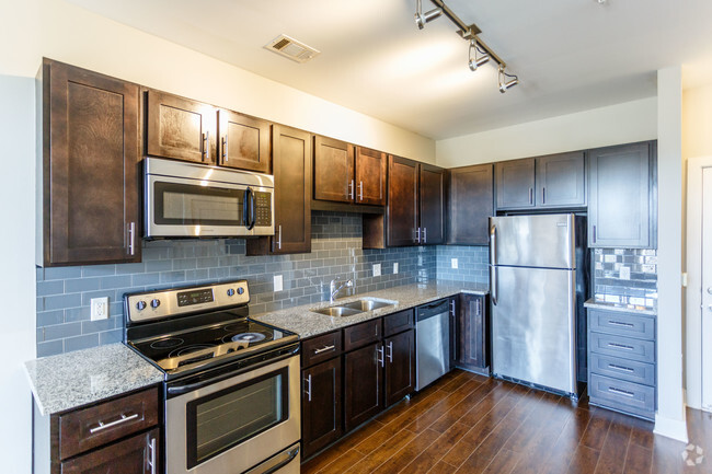 1BR, 1BA - District 12 - 650 SF - District at Seven Springs