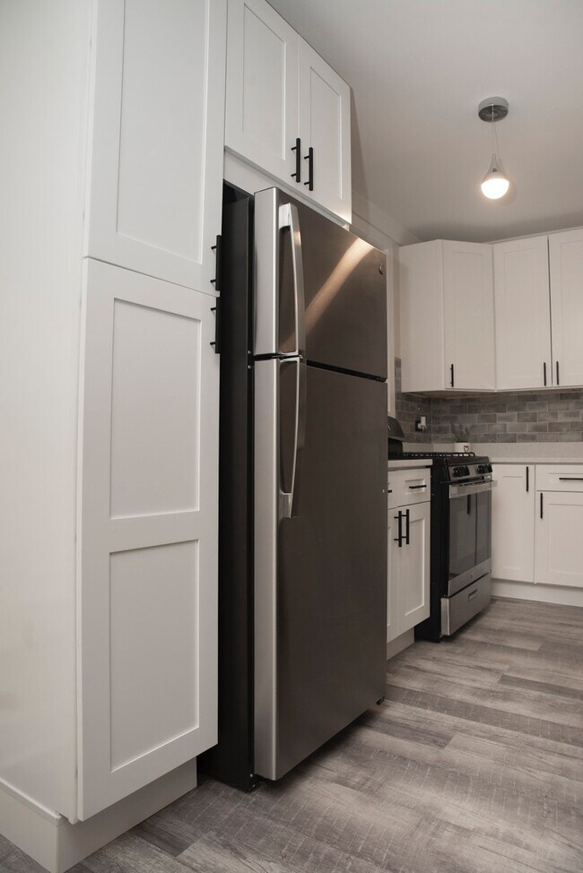 Foto del edificio - 3837 N Greenview Ave