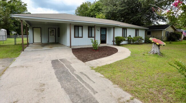 Building Photo - 209 Honey Ln Cir