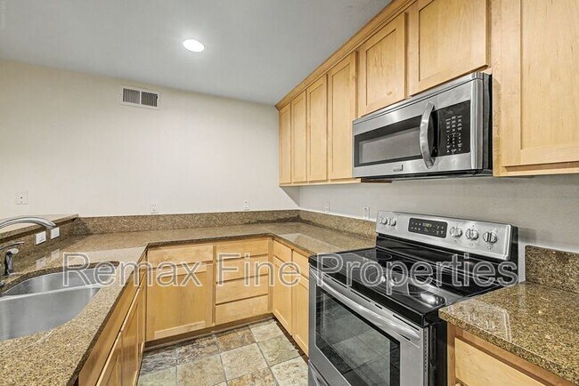 Foto del edificio - 4704 E Paradise Village Pkwy N