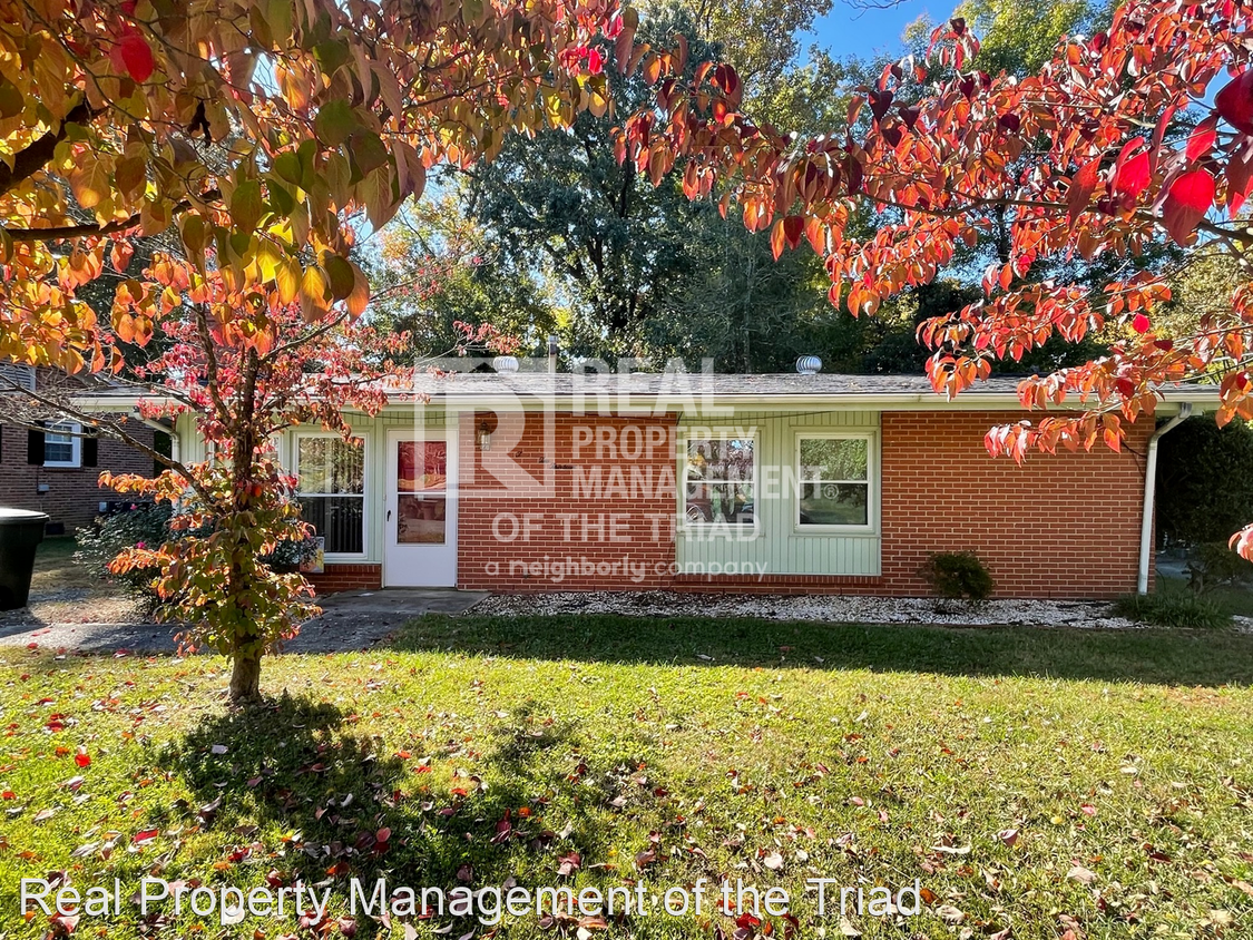 Foto principal - 3 br, 1 bath House - 2213 Lynette Drive