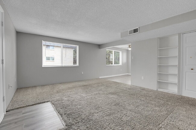 Building Photo - $1,650.00 - 3 Bedrooms, 2 Bathrooms, Condo...