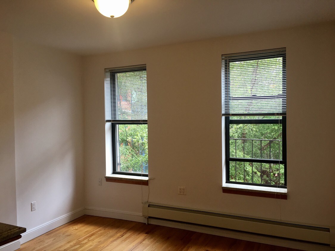 Primary Photo - 1451 1st Avenue