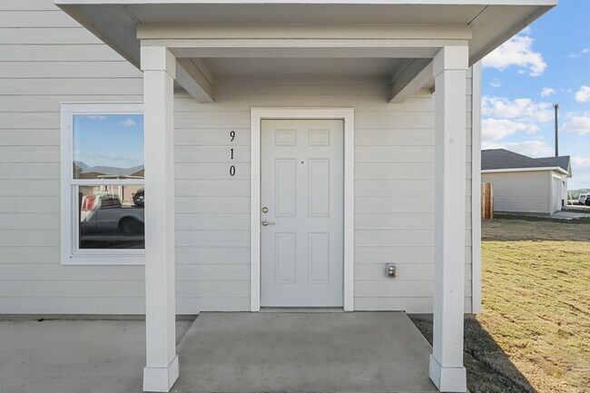 Foto del edificio - 910 Stricker Path