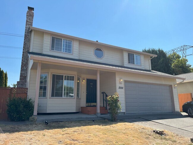 Foto del edificio - Spacious 4-Bedroom, 2.5-Bathroom Home with...