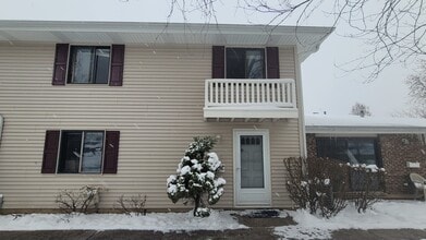 Building Photo - 107 Tonset Ct