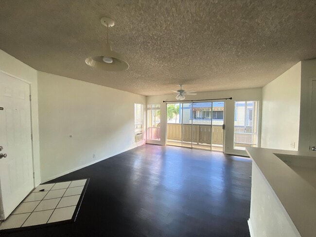 Building Photo - 91-289-289 Hanapouli Cir