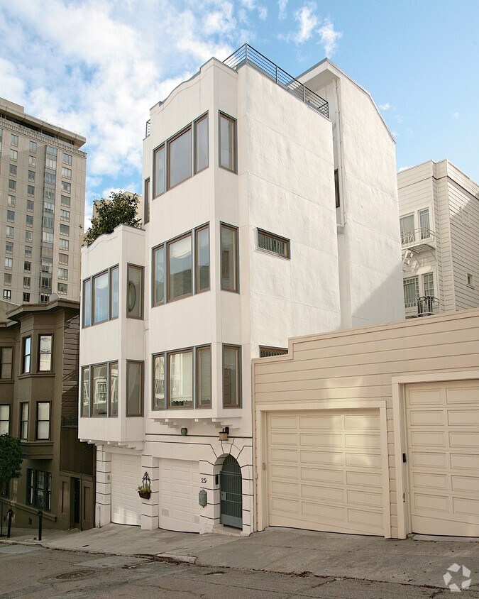 Building Photo - 25-29 Pleasant St