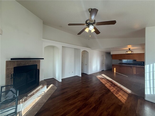 Foto del edificio - 2855 N Central St