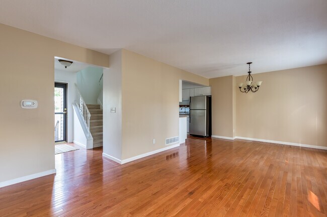 Foto del edificio - 3389 Johnathan Ave