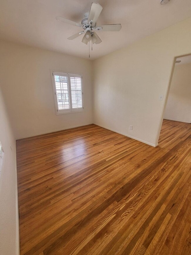 Building Photo - Quaint and Cozy 1x1 apartment in the historic Old Town