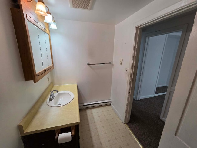 Foto del edificio - 304 US-2