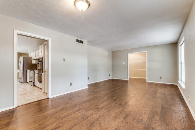 Building Photo - 7739 La Manga Dr