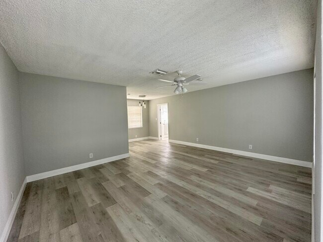 Foto del edificio - 4371 NW 1st Terrace