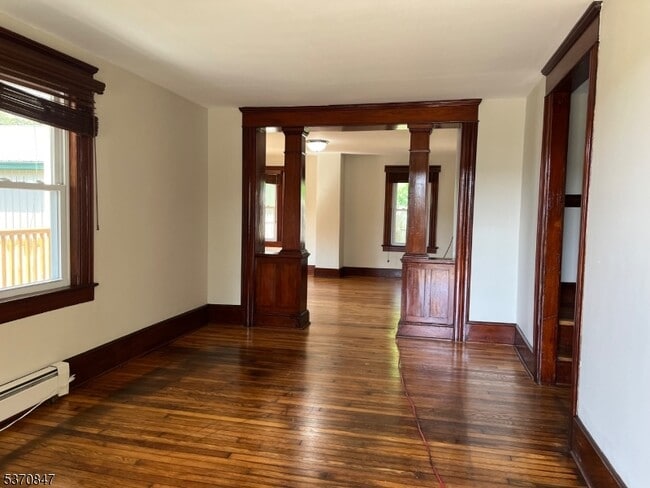 Foto del edificio - 2 Woodport Rd