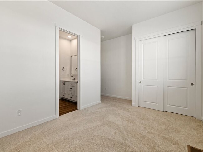 Foto del edificio - 1523 W Switchgrass Ct