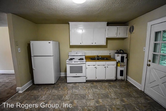 Building Photo - 140-142 Lynnhaven Ave