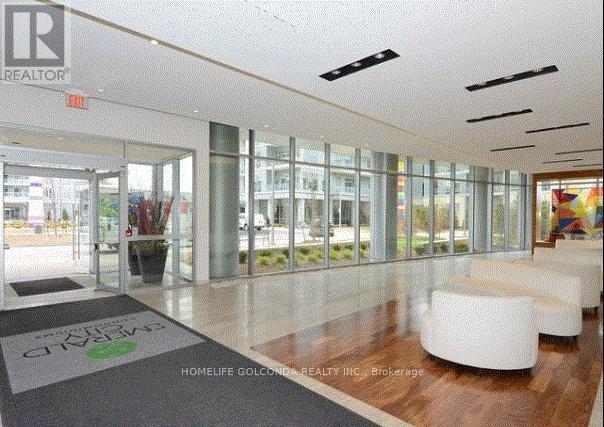 Photo du bâtiment - 70 Forest Manor Rd