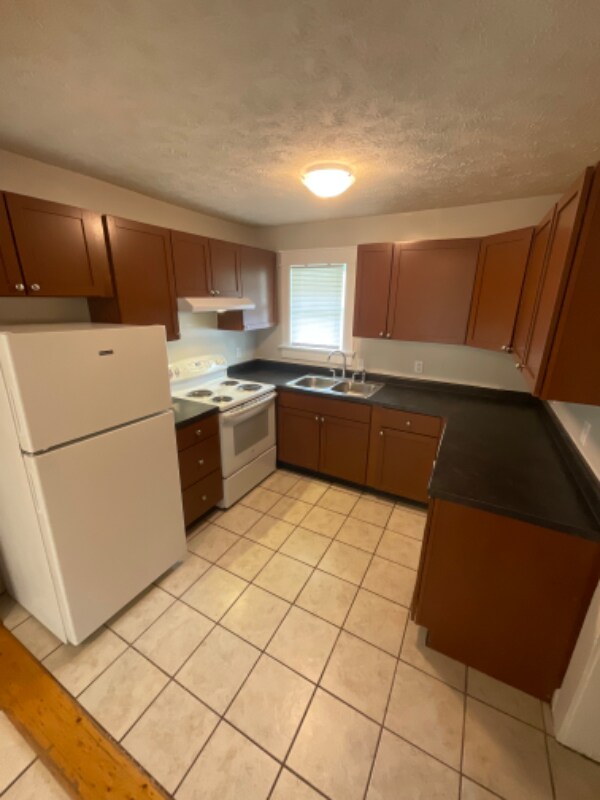 Foto del edificio - 416 E Hillside Dr