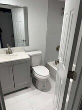 Building Photo - 1250 SE 26th St