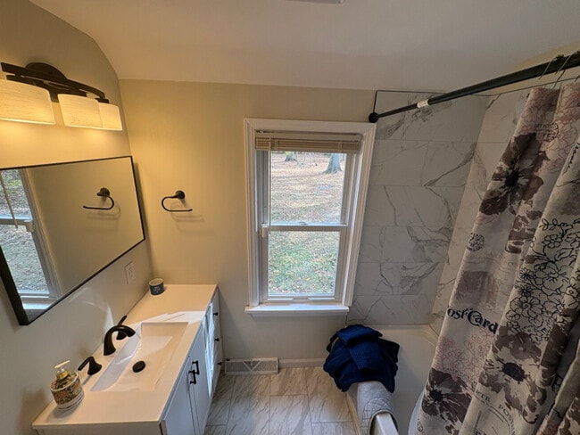 Building Photo - 1170 Dover Center Rd