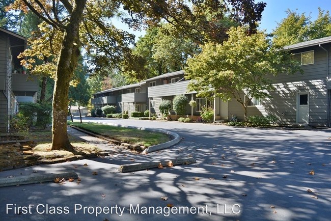 Building Photo - 3875 Lake Grove Ave