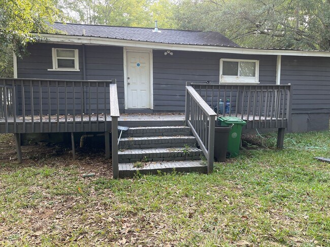 Foto del edificio - 2-Bedroom, 1-Bath Home for Rent - $1,350