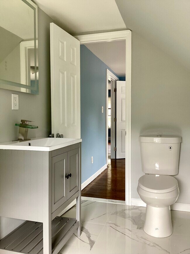 Building Photo - 94 Underhill Ave