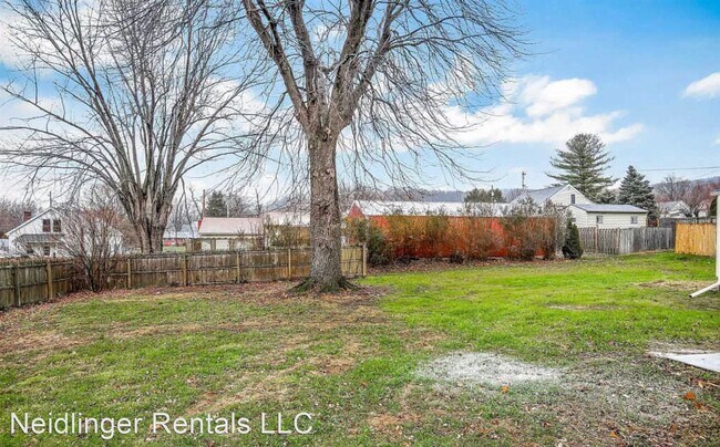 Building Photo - 5 br, 2 bath House - 12189 Snyder Ave