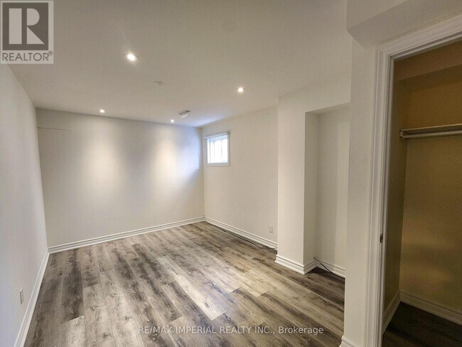 Photo du bâtiment - 9 Caramel Crescent