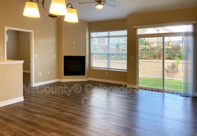 Foto del edificio - 758 Thimbleberry Hts