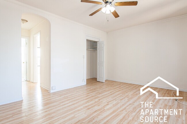 Foto del edificio - 515 W Briar Pl