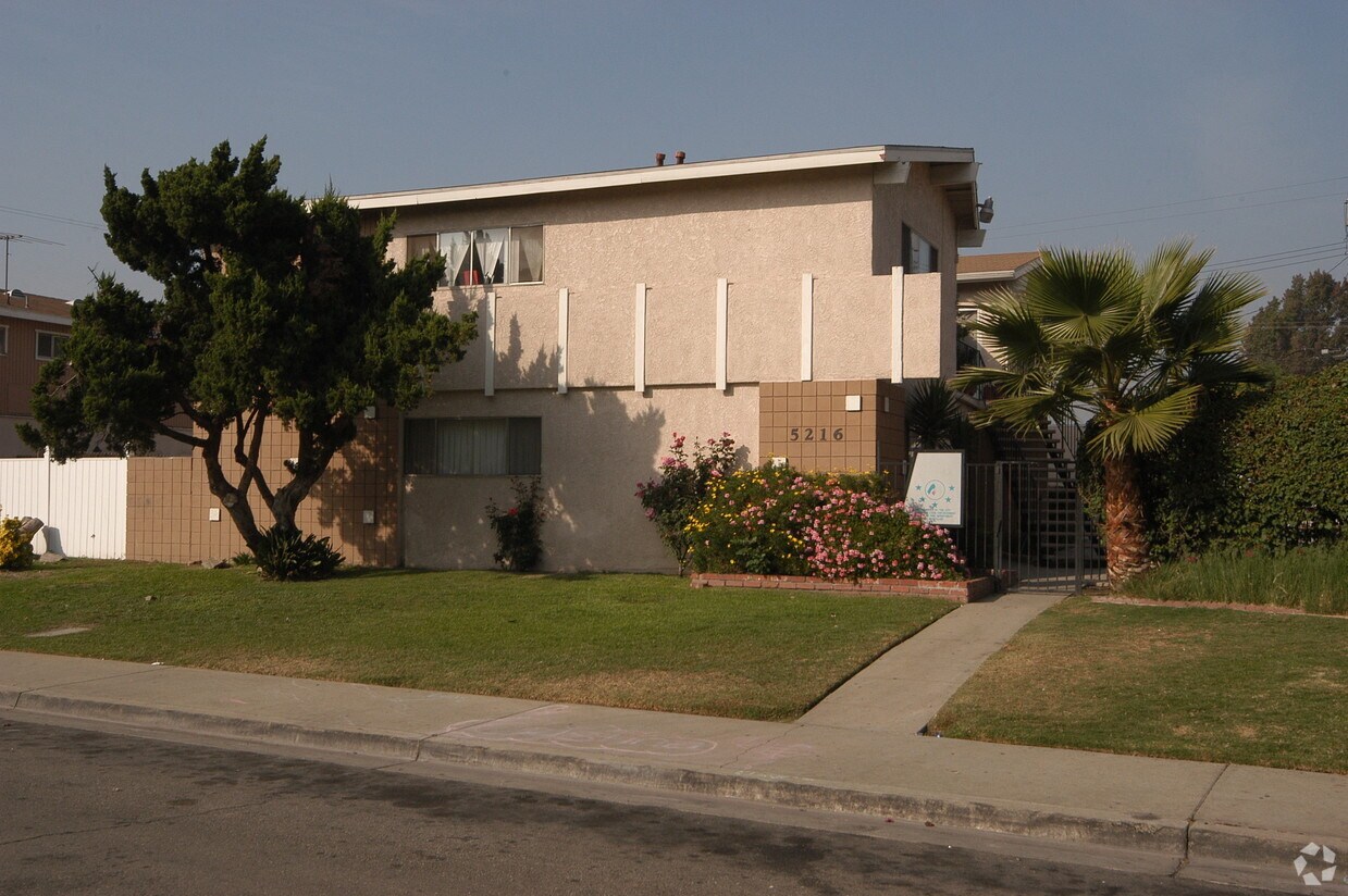 Building Photo - 5216 Canoga St