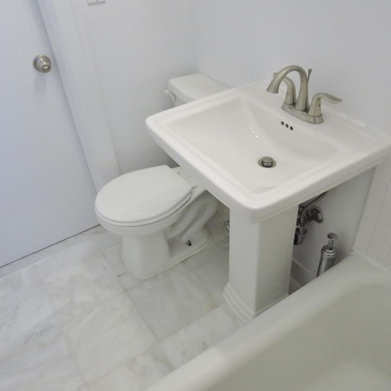 Foto principal - 515 E 78th St